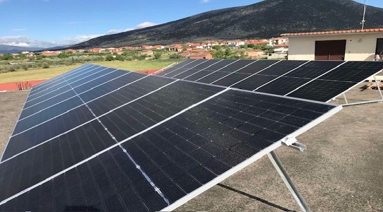 φωτοβολταικο σε επιχειρηση